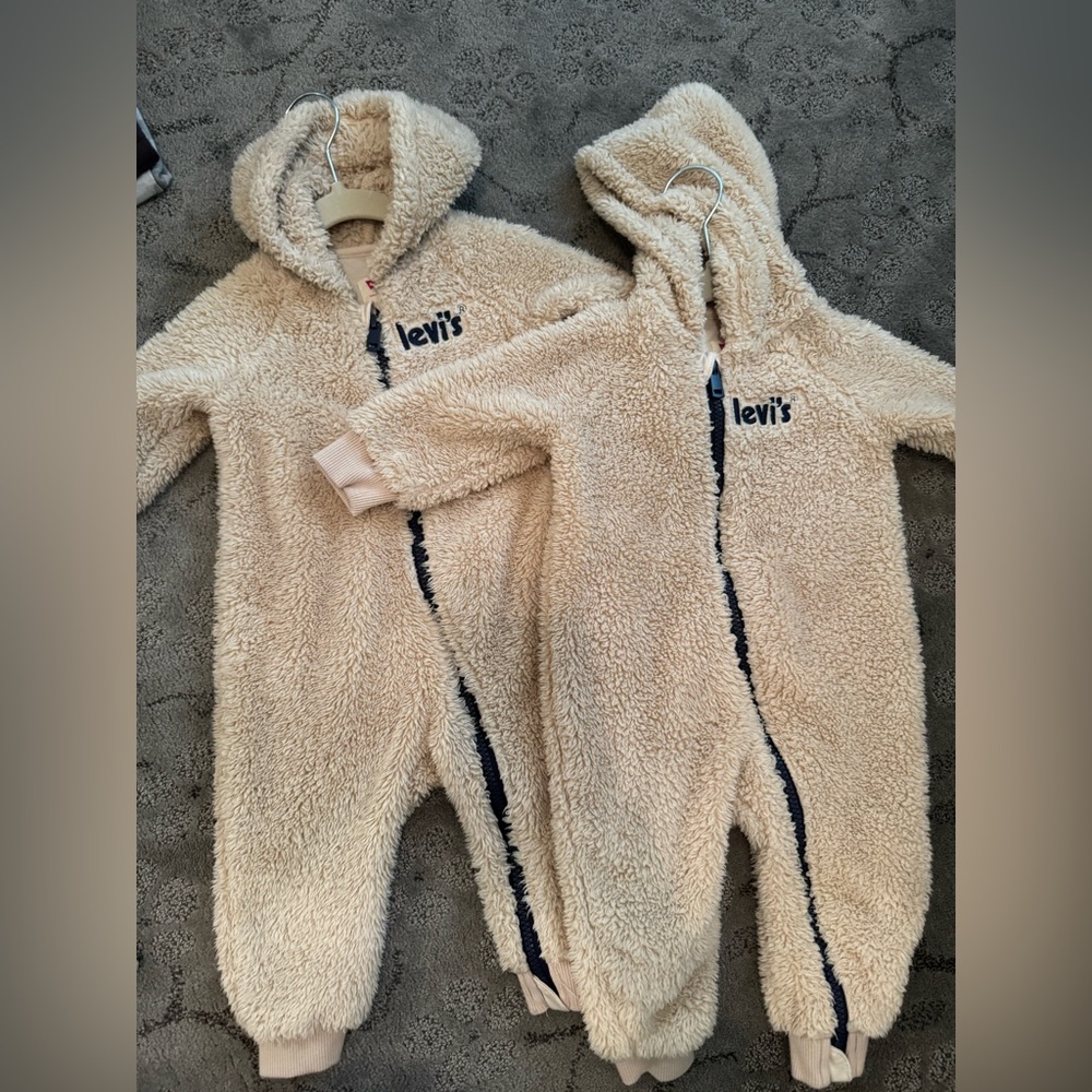 Levi's Beige Fleece Kids Footies bundle